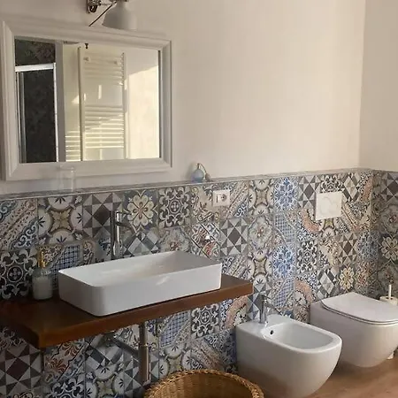 Charme Nel Borgo - Lina Corniglio